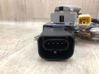 Замок двери задний правый SIENNA 11-16 2011 3.5 2GR-FE