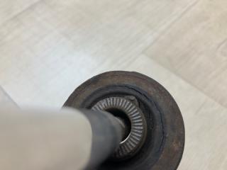 Рычаг задней подвески поперечный нижний левый RAV4 05-12