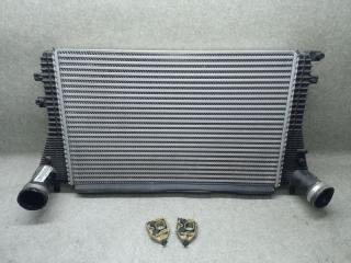 Радиатор интеркулера VOLKSWAGEN PASSAT B7 11-15 2014 Б/У Радиатор интеркулера VOLKSWAGEN PASSAT B7 11-15 2014