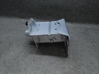 Кронштейн усилителя переднего бампера левый NISSAN LEAF 10-17 EM61