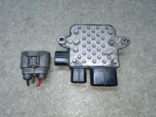 Блок управления вентилятором радиатора LEAF 10-17 EM61