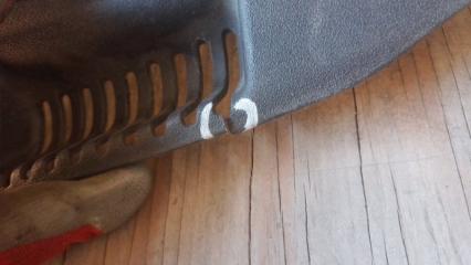 Накладка замка капота IS250/350 05-13